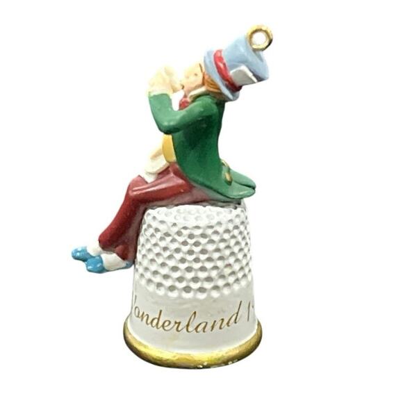 1996 Hallmark Alice in Wonderland Mad Hatter Thimble Ornament Disney Vintage - Picture 4 of 5